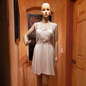 GB GIANNI BINI dress  sz  Jr 5 Ecru crochet lace